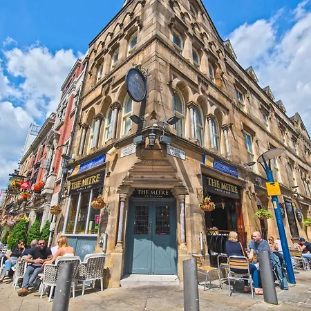Mitre Centre Hotel 3*