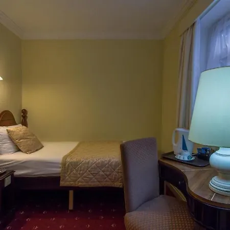 Britannia & Отель Манчестер