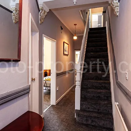 Holiday home Fantastic Extended Megan House Manchester