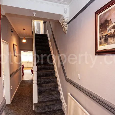 Holiday home Fantastic Extended Megan House Manchester