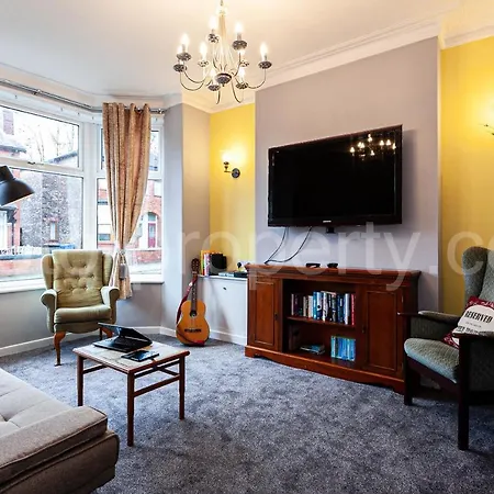 Fantastic Extended Megan House * Manchester