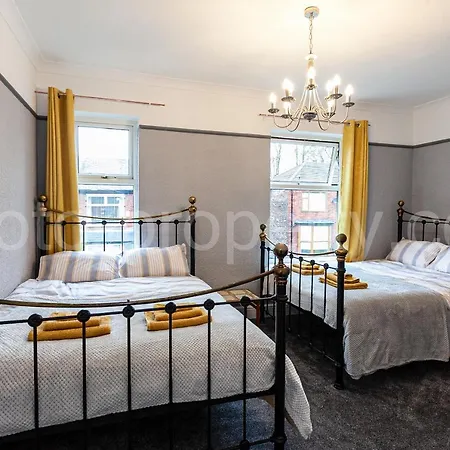 Holiday home Fantastic Extended Megan House Manchester