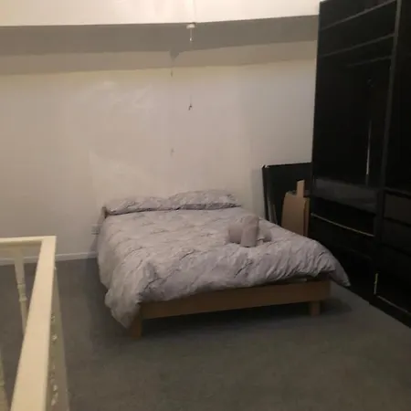 Manchester Stay Homestay *