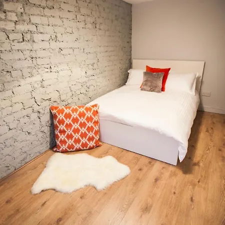 Fabulous House On The Outskirts Of The City * Manchester