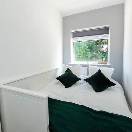 Апартаменты Cosy For 4 In Stockport By Guestready *