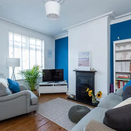 Апартаменты Cosy For 4 In Stockport By Guestready