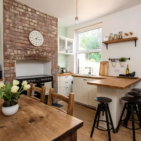 Cosy For 4 In Stockport By Guestready Апартаменты Манчестер