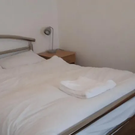 Wadesmill House Guest house