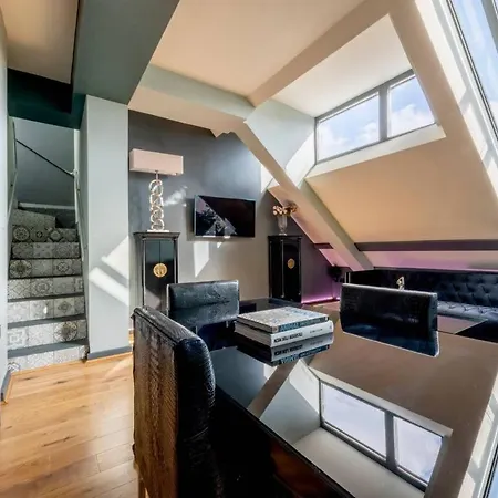 Beautiful Penthouse In Northern Quarter Apartment
