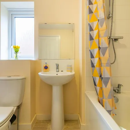 펜션 Wenlock Way House, Luxury Serviced