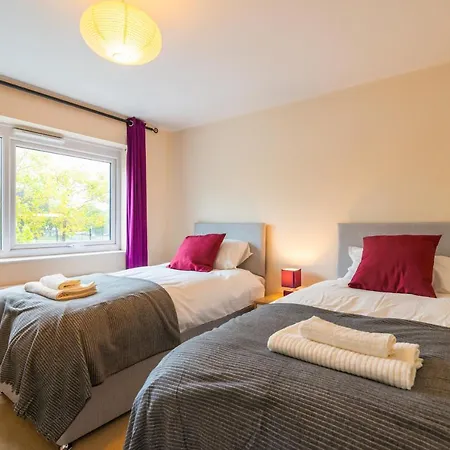 Wenlock Way House, Luxury Serviced *