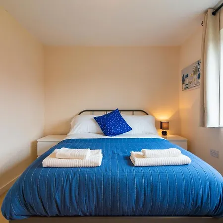 Wenlock Way House, Luxury Serviced *