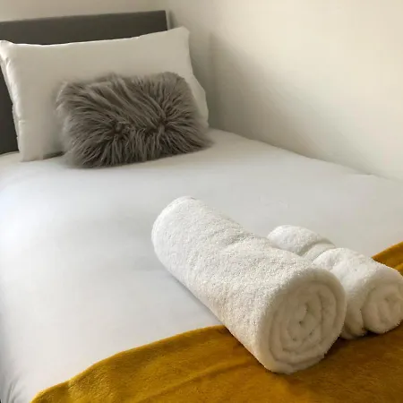 Apartment 2br Near Etihad Stadium By Guestready *
