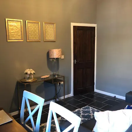 1. Stylish Private Double Near Centre בית הארחה מנצ'סטר