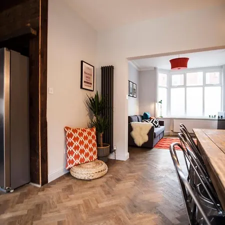 Fabulous House On The Outskirts Of The City * Manchester