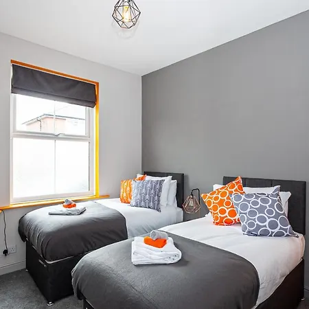 Contemporary Pioneer House Holiday home Manchester