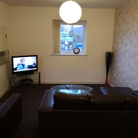 Apartment Decent And Stylish 3 Bedroom Flat