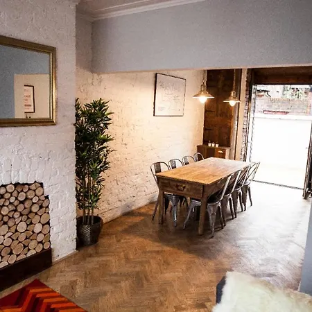Fabulous House On The Outskirts Of The City Ferienhaus Manchester