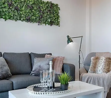 Botanical Feelz - The Stunning Jewel Of - Parking! Apartment *