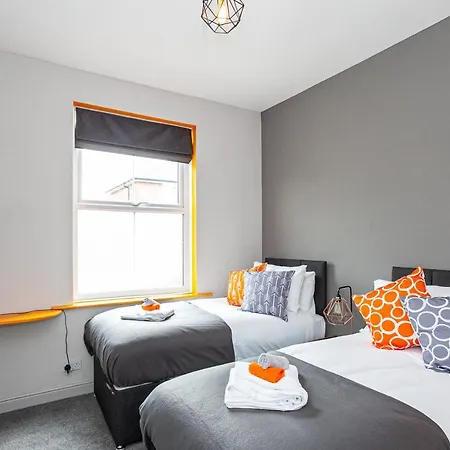 Contemporary Pioneer House Manchester
