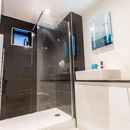 City Centre Suites *