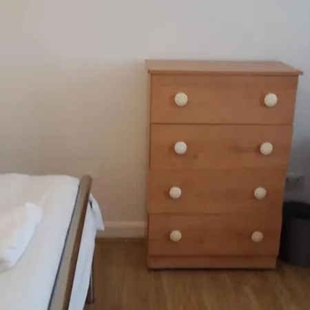 Wadesmill House Guest house Manchester