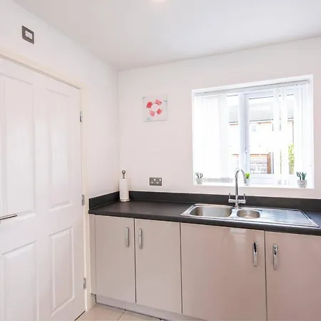 Apartment 2br Near Etihad Stadium By Guestready