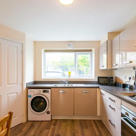 펜션 Wenlock Way House, Luxury Serviced