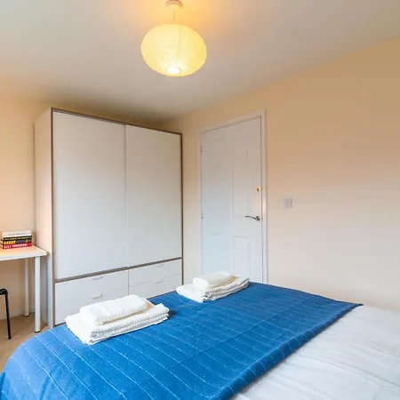 Wenlock Way House, Luxury Serviced Holiday home