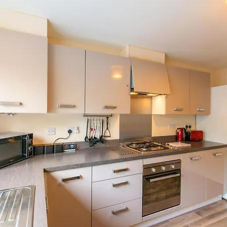 Wenlock Way House, Luxury Serviced