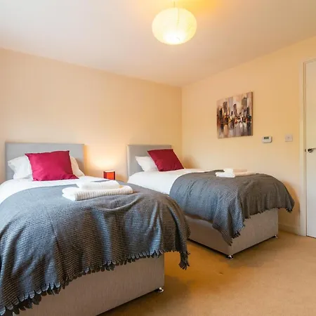 Wenlock Way House, Luxury Serviced Holiday home