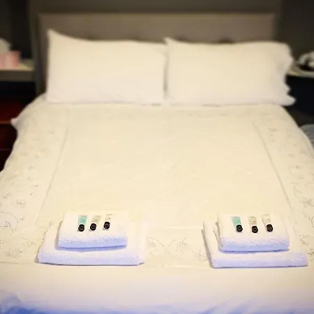 - Free Parking * مانشستر