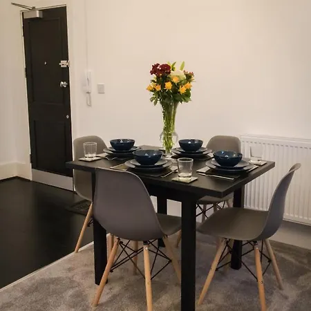 Apartment Ideal In Thorncliffe *