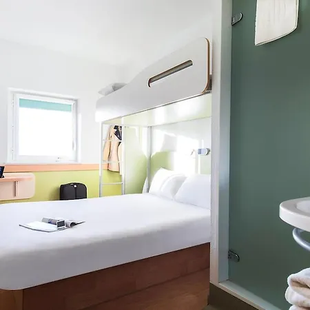 Hotel Ibis Budget Manchester Salford Quays 2*