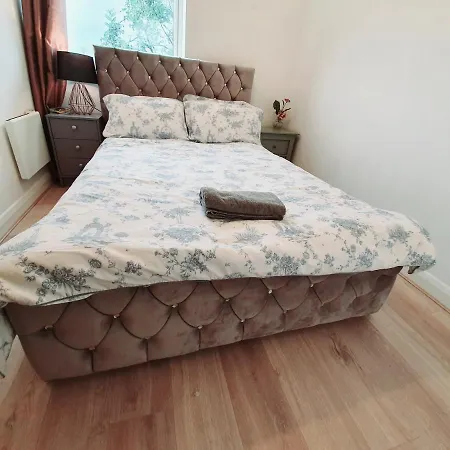 Apartmán 2 Bed Central With Balcony