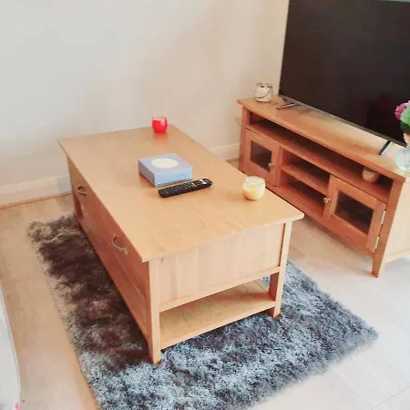 Apartmán 2 Bed Central With Balcony