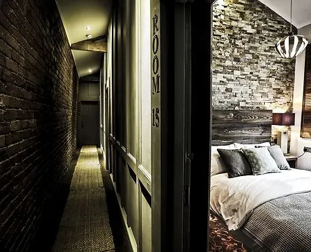 The Cow Hollow 4*
