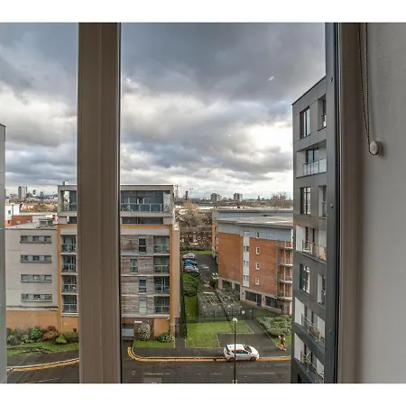 Superb 2br Apt Salford Quays, Mediacity Uk! מנצ'סטר