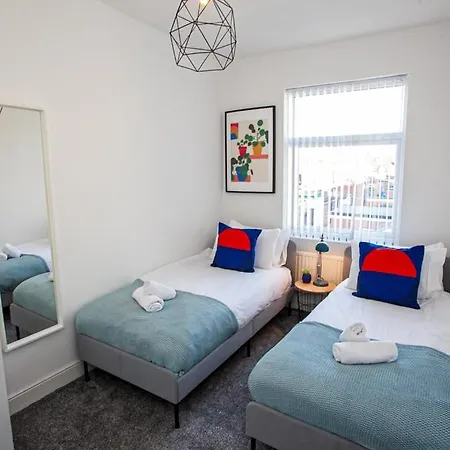Blandford House- Free Parking Apartment Manchester