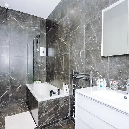Дом отдыха 3 Bedroom House Salford Hosted By Mcr Dens