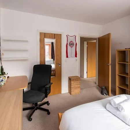 Homely 2br Apt W/balcony By Guestready Apartment Manchester