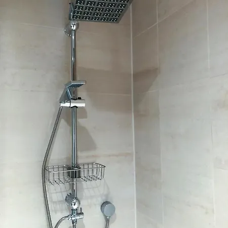 Apartment 1br Apt W Balcony Near By Guestready Manchester
