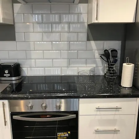 Guest house 3. Stylish Private Double Near Centre Manchester