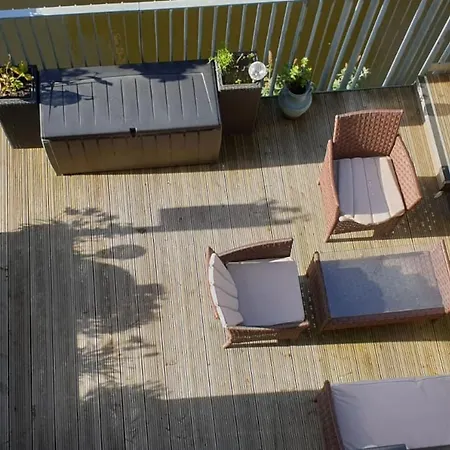 Stunning Peaceful Canal-side With Free Parking *