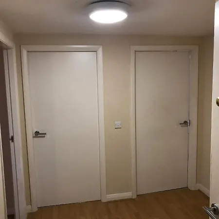 Διαμέρισμα Beautiful Salford With Balcony And City Views *