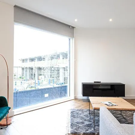 Stunning 3br In Prime Location Apartment