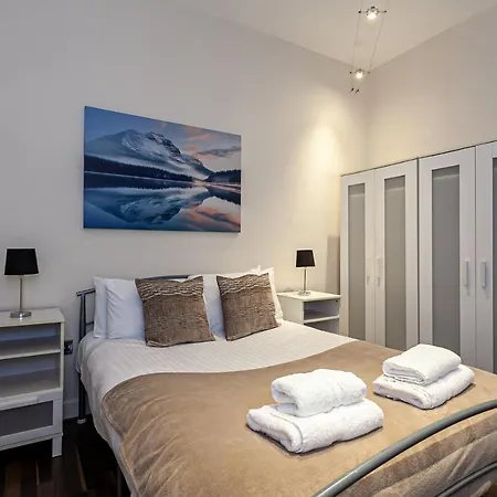 Perfect 1 Bedroom Close To The City Centre Apartment *