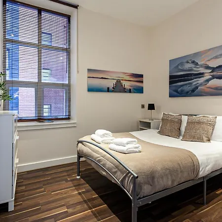 Perfect 1 Bedroom Close To The City Centre Apartment *