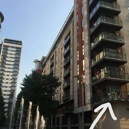 Апартаменты Modern W/terrace & Parking Near Arena & Victoria Station Манчестер