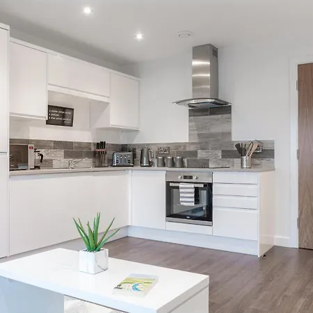 Apartment Spacious Modern Near Piccadilly Gardens